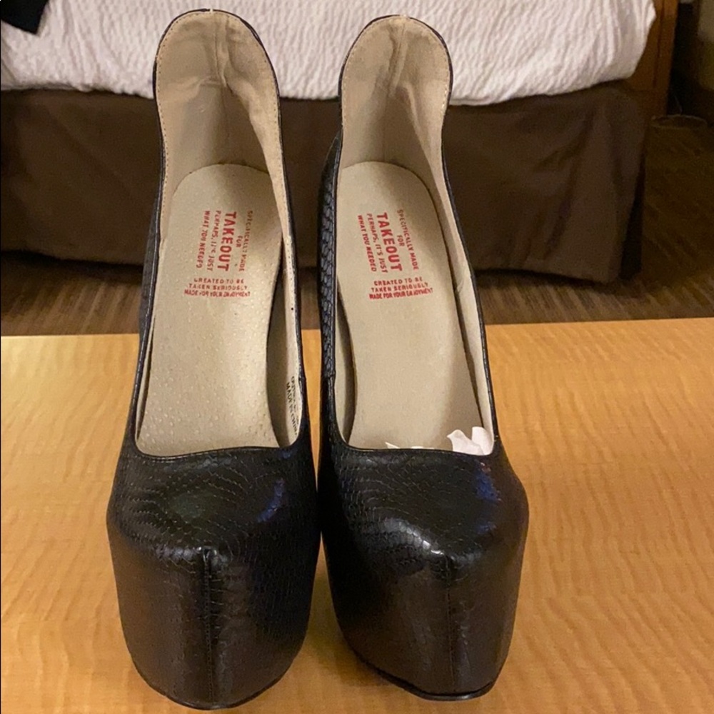 Heels - Picture 2 of 3